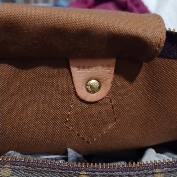 100% Authentic Louis Vuitton vintage monogram speedy (waiting on the right buyer - Picture 4 of 5